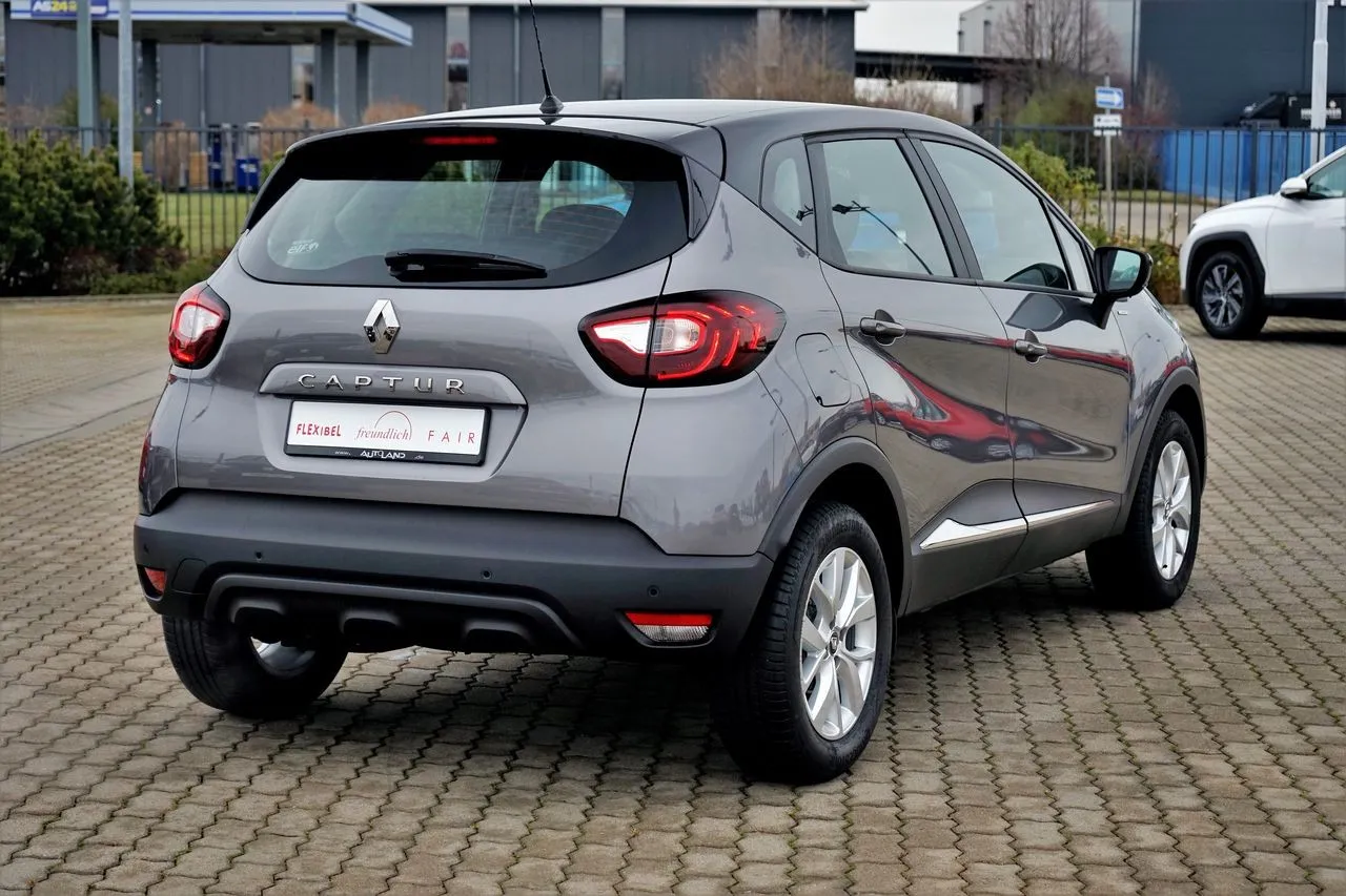 Renault Captur TCe 90 Limited...  Image 4