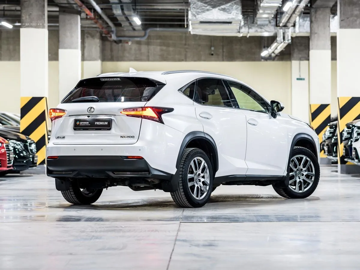 Lexus NX200 Image 7