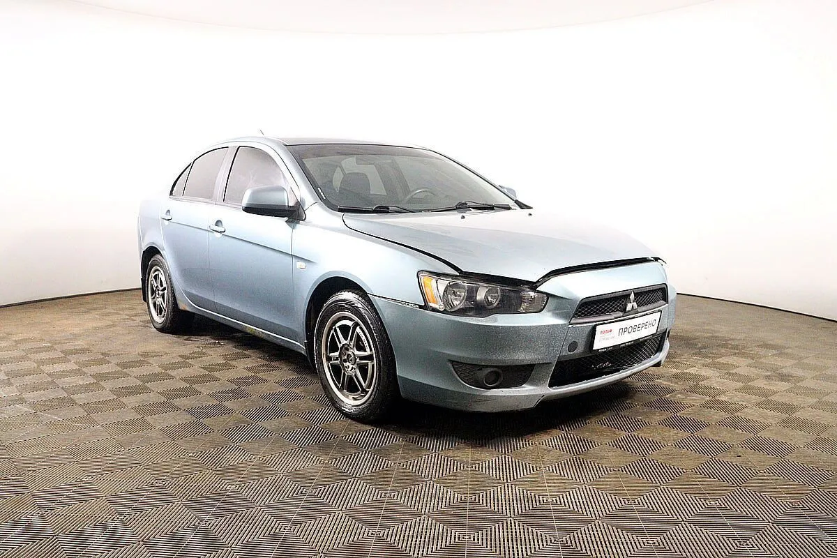 Mitsubishi Lancer Image 3